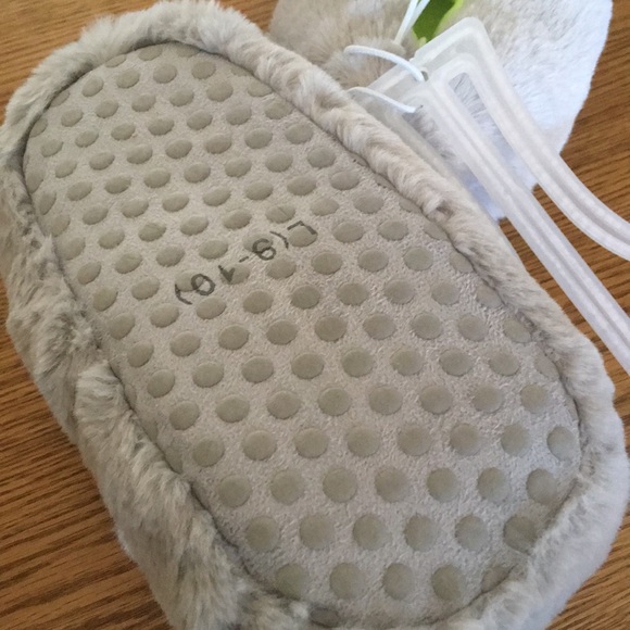 NWT Cat & Jack Grey/Hoppy moccasin slippers - Picture 4 of 4